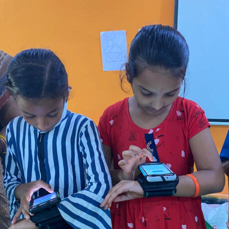 student on laptop using Wearable Learning